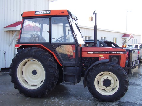 Tracteur Zetor 7340