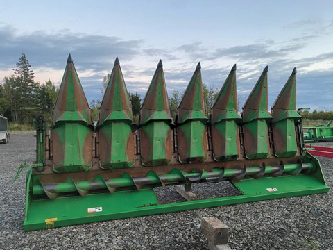 Bec cueilleur à maïs John Deere 843