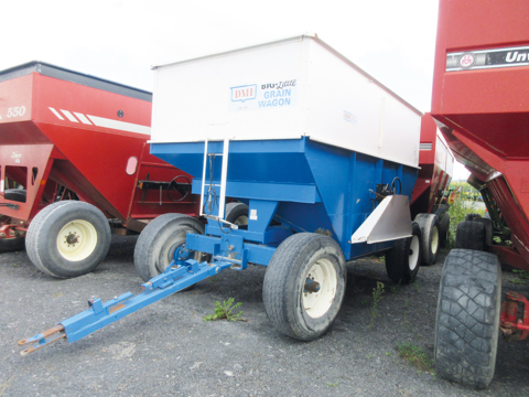 Grain trailer DMI D400