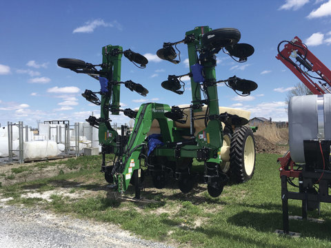 Applicateur Farm King (Bülher) / Bülher (Farm King) 1840