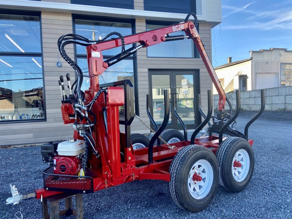 Log loader on trailer 609 BCJ