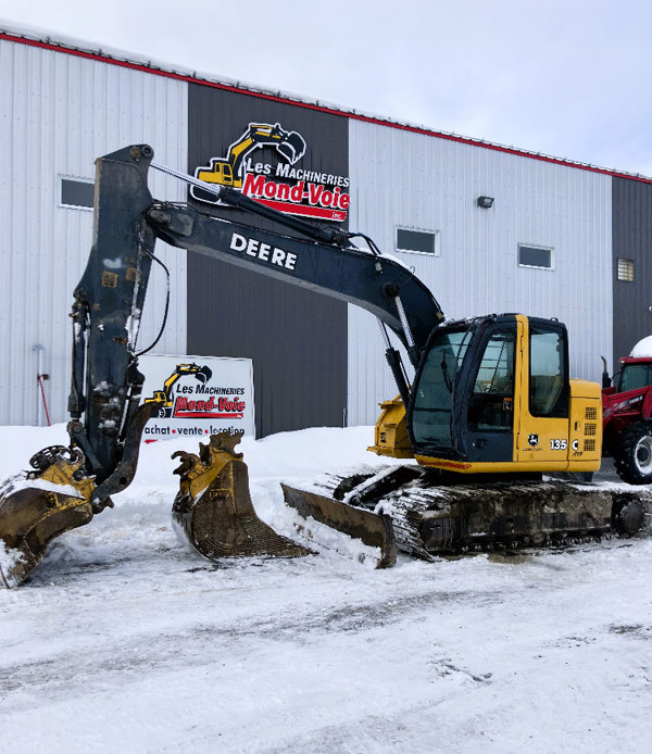 Excavator John Deere 135G