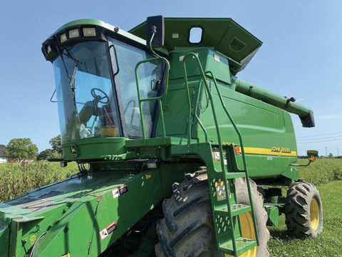 Moissonneuse-batteuse John Deere 9550