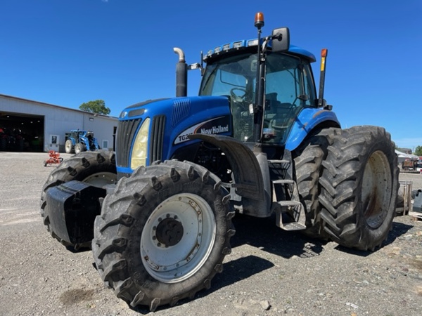 Tractor New Holland TG215