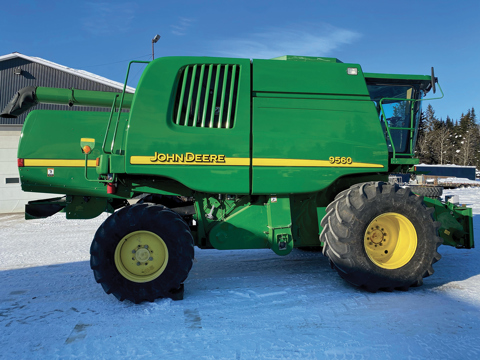 Moissonneuse-batteuse John Deere 9560