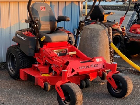 Lawn tractor Gravely ZT-HD44