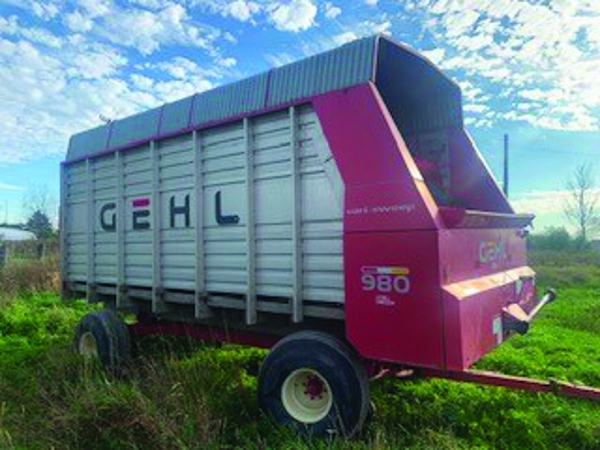  1 boîte GEHL 980, 18 pi  13 500 $ / 1 boîte GEHL 970, 18 pi  11 500 $