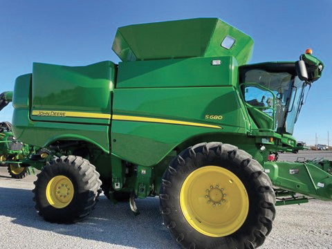 Moissonneuse-batteuse John Deere S680