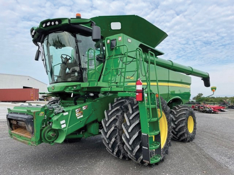Moissonneuse-batteuse John Deere s780