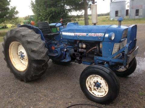 Tractor Ford 4000