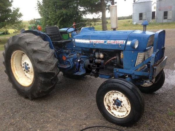 Tracteur Ford 4000